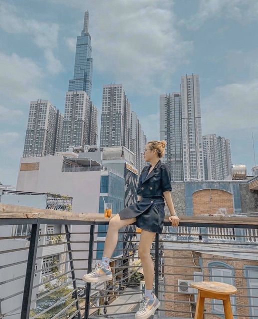 SET SOMI CROPTOP NÚT KÈM QUẦN VÁY ĐEN