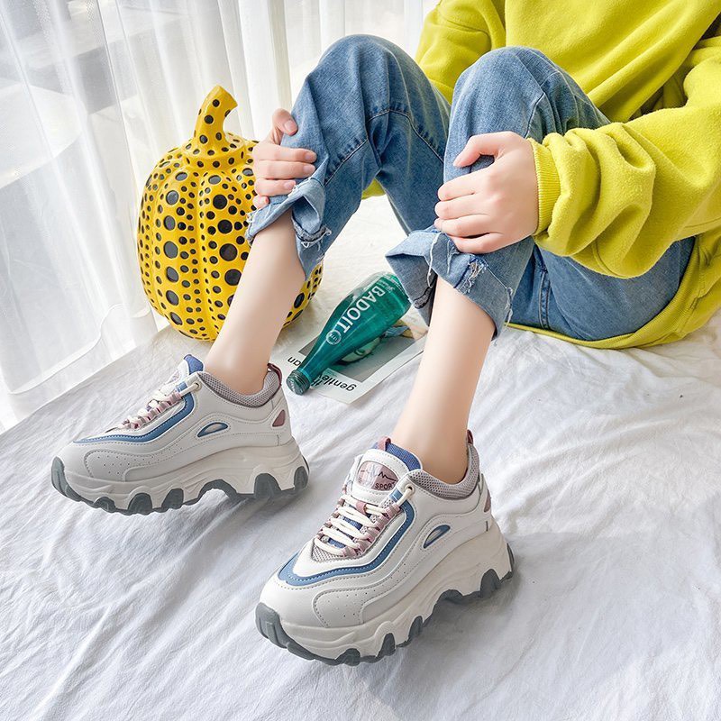 Giày thể thao nữ độn đế thấp cổ, Giày sneaker nữ đế cao có viền nhũ phối màu cá tính , năng động | BigBuy360 - bigbuy360.vn