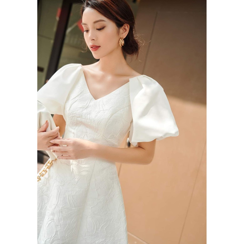 Đầm gấm đi tiệc dáng xòe, cổ V, tay phồng | BigBuy360 - bigbuy360.vn
