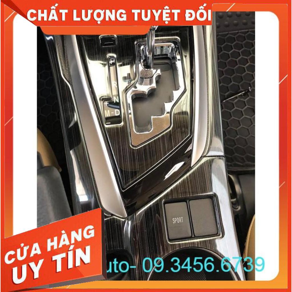 Ốp trang trí nội thất Toyota Altis 2014-2019 mẫu titan sang trọng