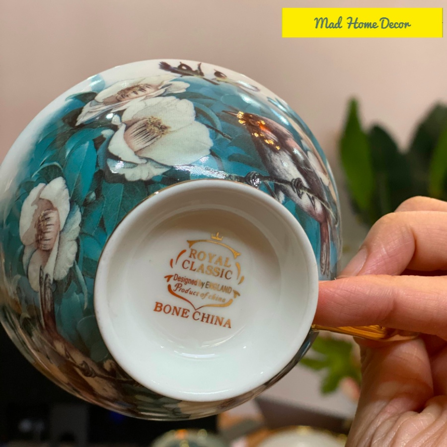 Bộ ấm trà hoa đỗ quyên trong gió chất liệu sứ xương bone china thuộc hàng cao cấp - Họa tiết vẽ tay sang trọng