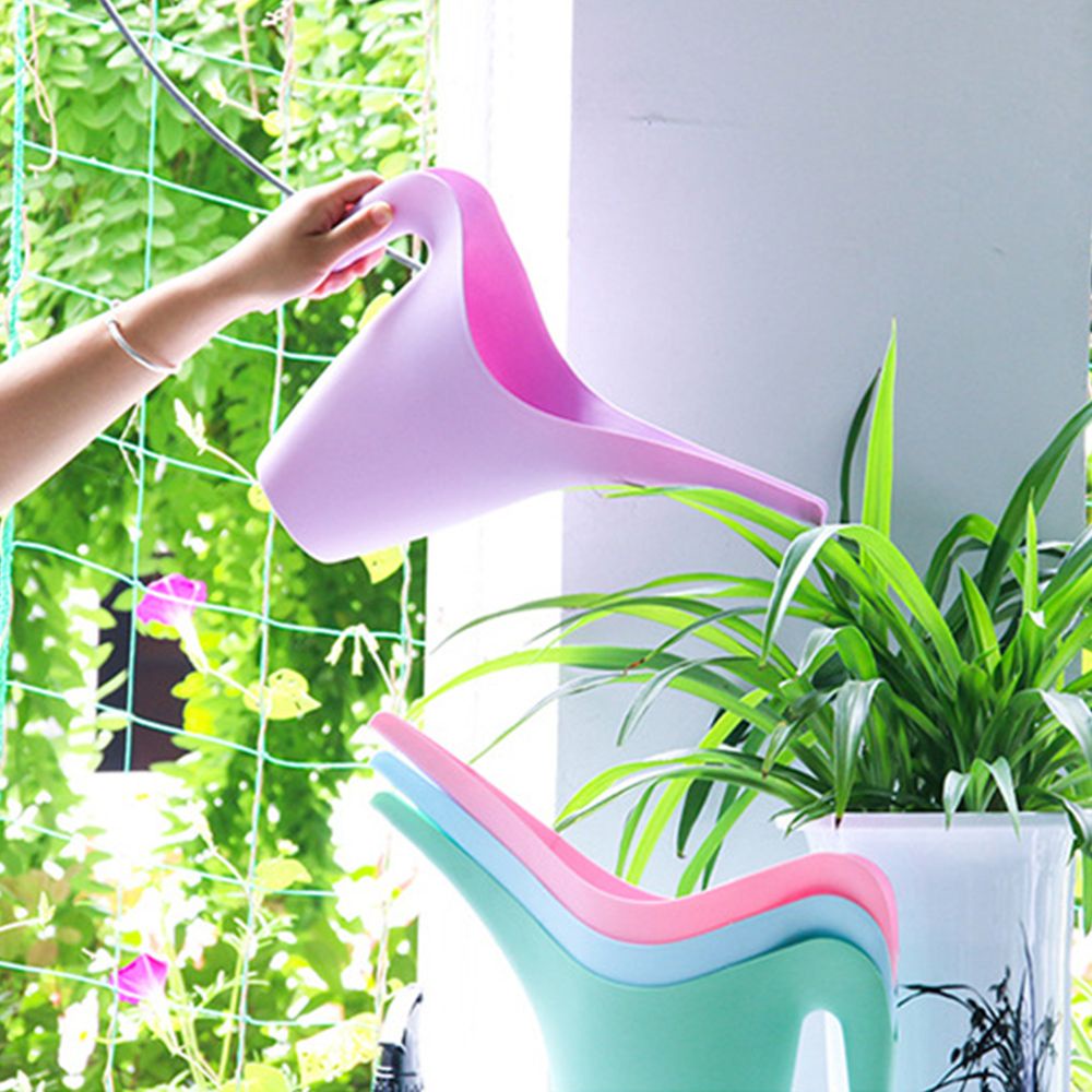 Bình tưới cây dung tích 1L có vòi dài tiện dụng