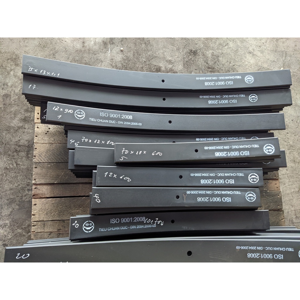 Nhíp ô tô lá thanh 75x13x1000 (Leaf Springs Suspension - Vietnam)