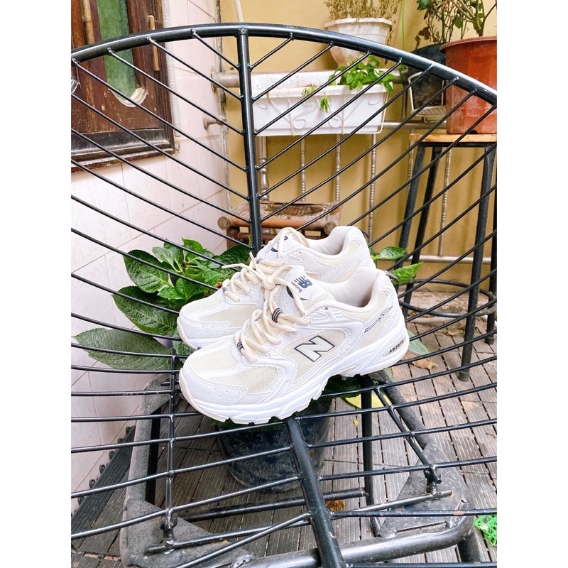 Giày Chữ N kem siêu nhẹ giày tập gym chạy bộ bền