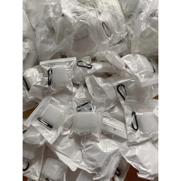 Vỏ Case Airpod 2/Pro Silicon Trong Suốt Có Đế Đứng Và Móc Chắc Chắn