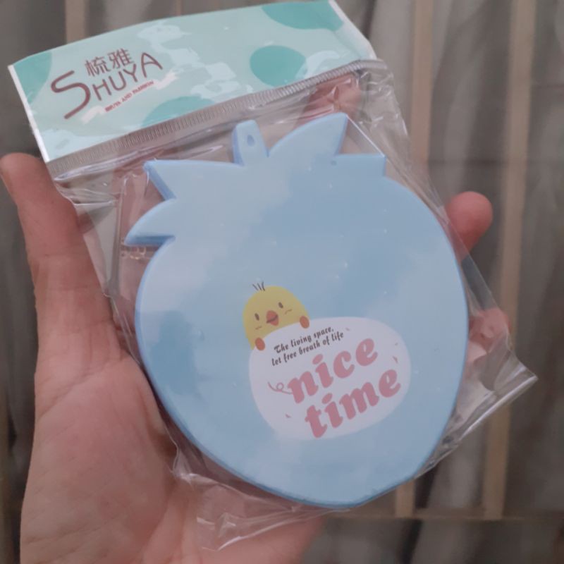 Gương soi kèm lược bỏ bóp hình dâu (Kt:8×8.5cm)