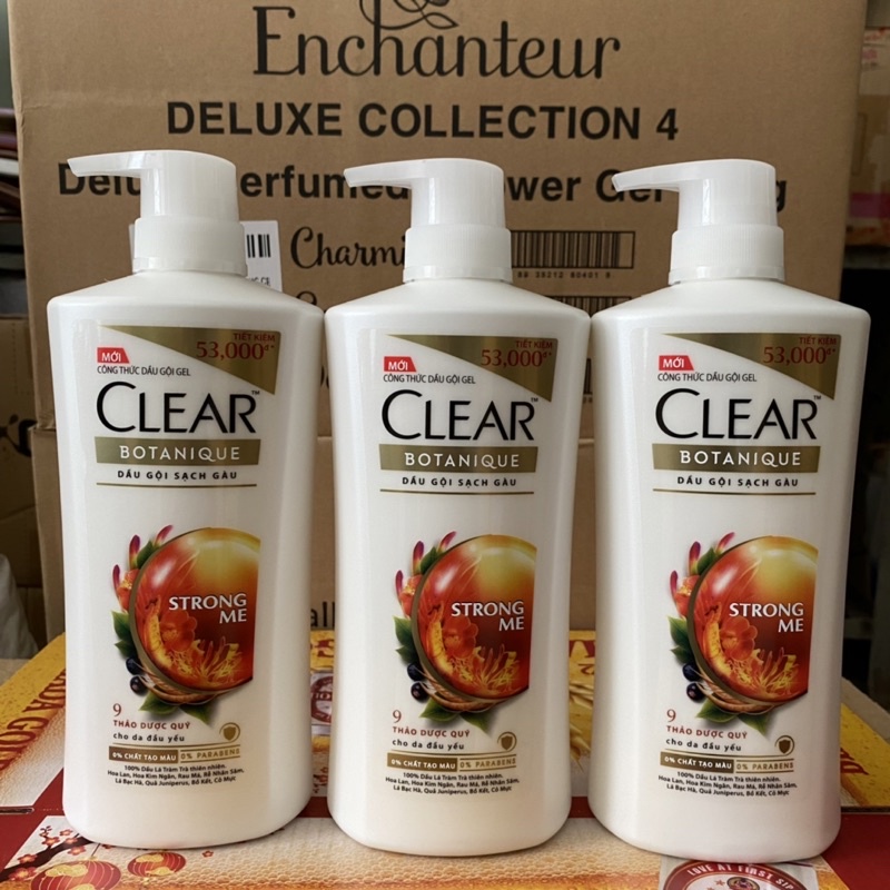 Dầu gội sạch gàu thảo dược Clear chai 630g