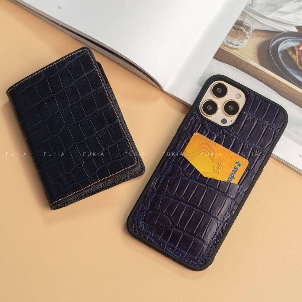 Ốp da thủ công viền đen khe thẻ Cá Sấu Xanh Navy dành cho IPhone 14/14Plus/14Pro/14Promax/13/13Pro/13Promax/12pr ODTC149