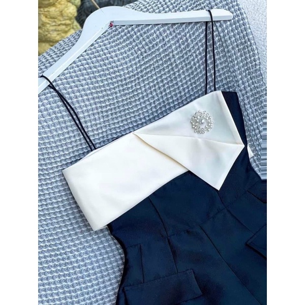 Jumpsuit short 2 dây kèm tag đá