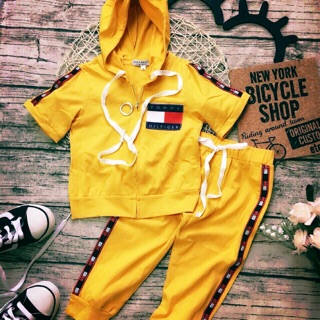 Bộ thun bé gái có mũ trùm cao cấp móc khoá kim loại sang chảnh chạy viền thể thao thời trang