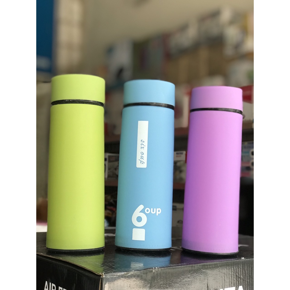 Bình nước thủy tinh vỏ nhựa cực xinh, năp xoáy có gioăng chống tràn 350ml
