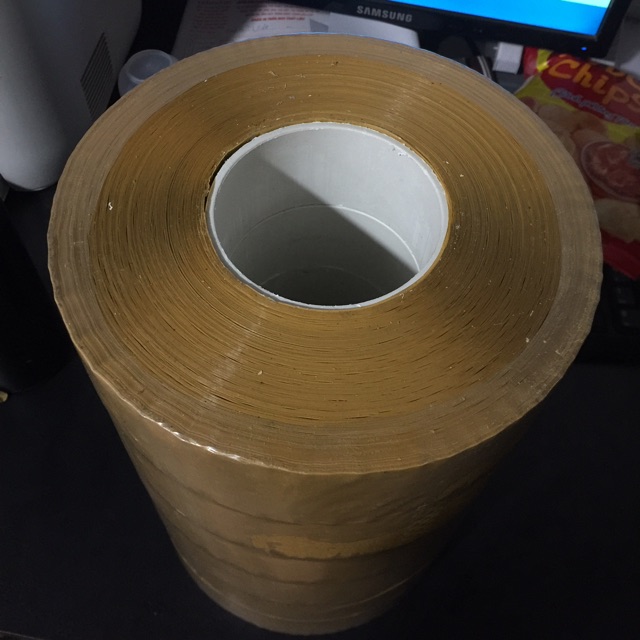 1 cuộn băng dính đục  lõi siêu mỏng