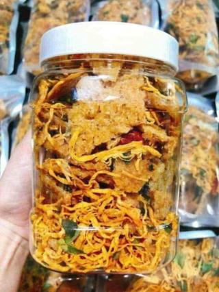 Cơm cháy lắc khô gà lá chanh
