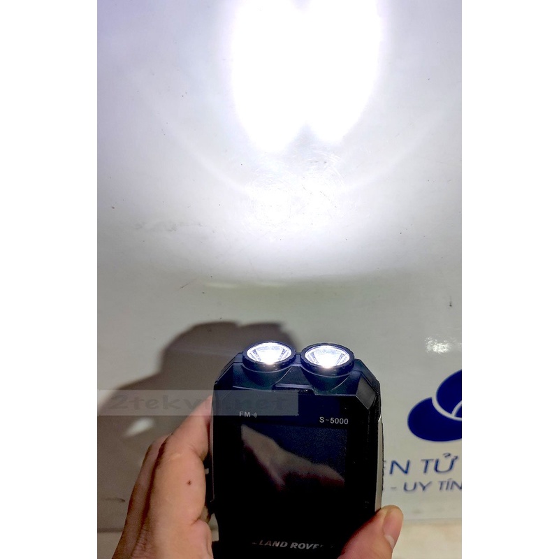 Điện thoại Land Rover K700 pin khủng loa siêu lớn