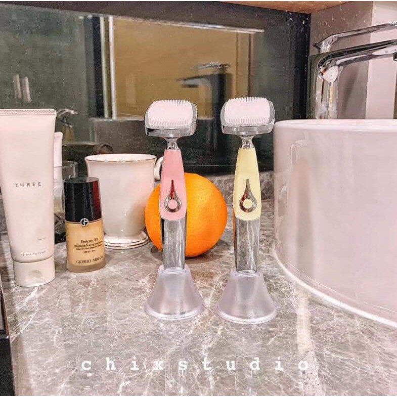 Máy rửa mặt massage dạng cọ