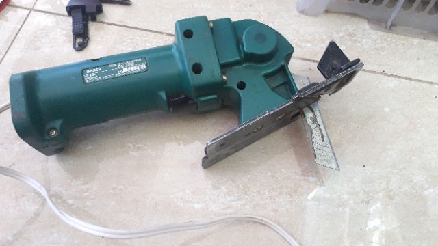 Máy cắt rung hitatachi Nhật bãi 9v6, chạy đc pin 12v