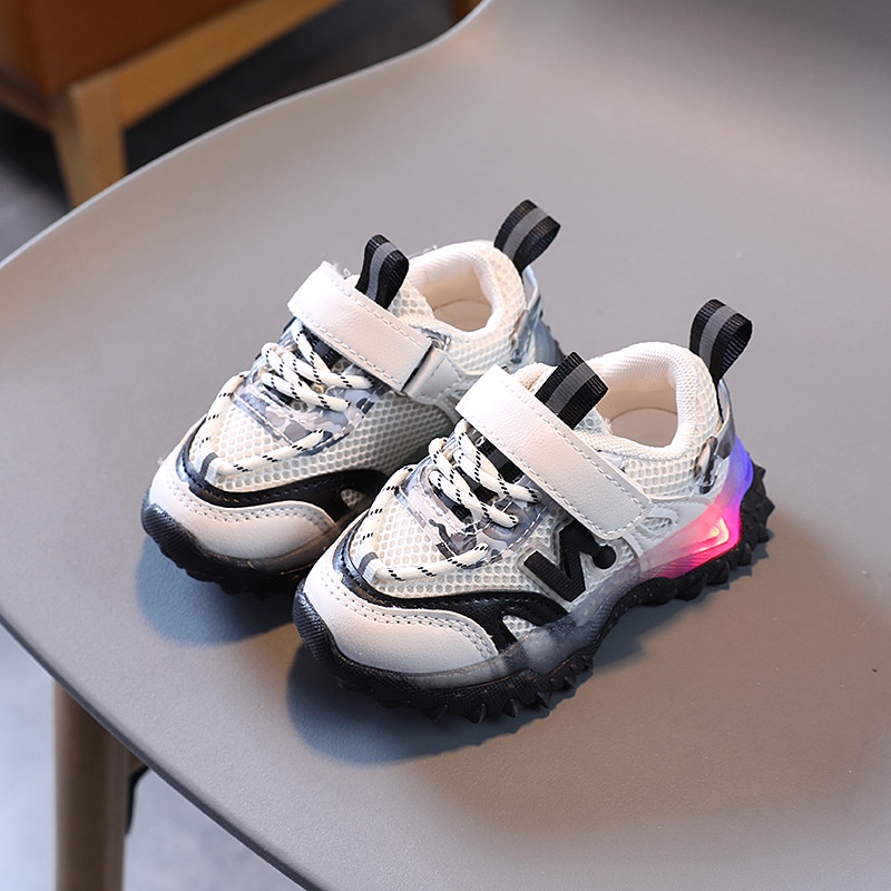 SUGE Giày Thể Thao Đế Mềm Chống Trượt Có Đèn LED Phát Sáng Thời Trang Hàn Quốc Cho Trẻ Em