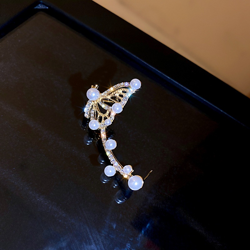 Hoa tai mạ bạc 925 hình bướm gắn ngọc trai giả sang trọng