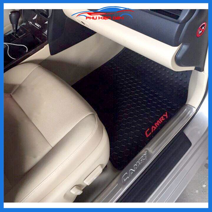 Thảm lót sàn cao su cho xe Camry 2019-2020-2021-2022 đúc liền hàng chuẩn theo xe chịu lực tốt