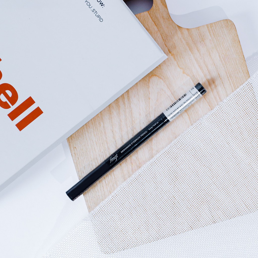 Chì kẻ mày ngang TFS Designing Eyebrow Pencil 2 đầu Hold Live