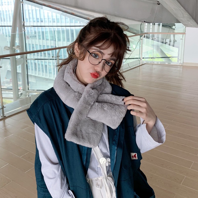 Khăn choàng vải lông thỏ thời trang phong cách thu đông