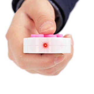 Đồ chơi đèn Laser Dấu Chân Cho Mèo
