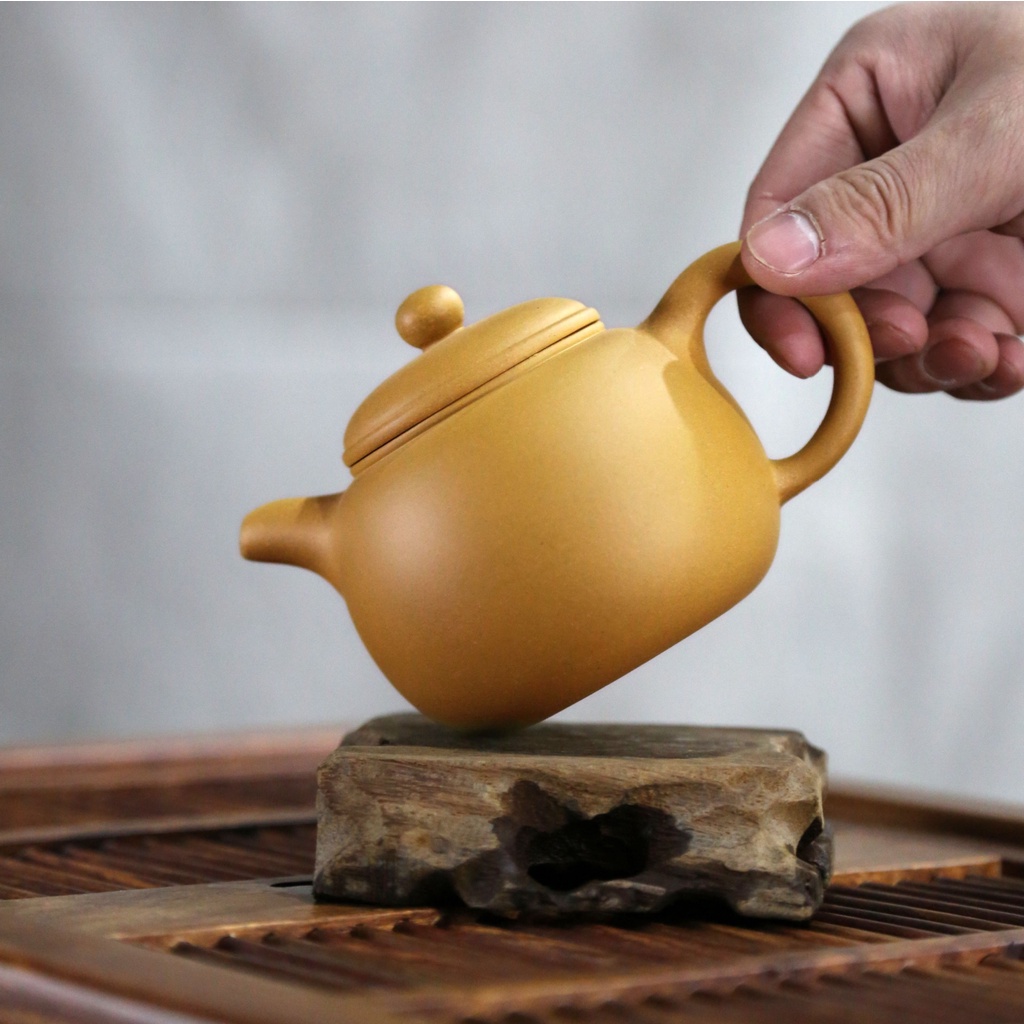 Ấm Tử Sa Nghi Hưng Liên Tử 260 ml (Đoạn Nê)