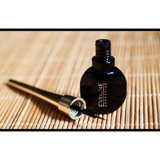 Kẻ mắt nước Eveline không lem, chổi siêu mãnh