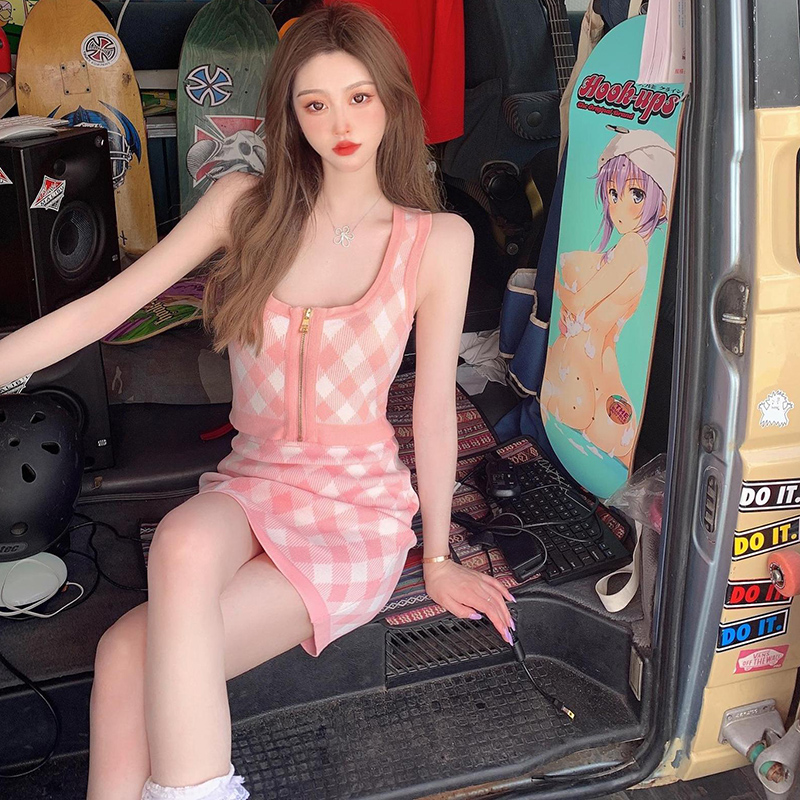 IELGY Korean version of the net red with the same sweet and tender plaid camisole + knitted skirt women