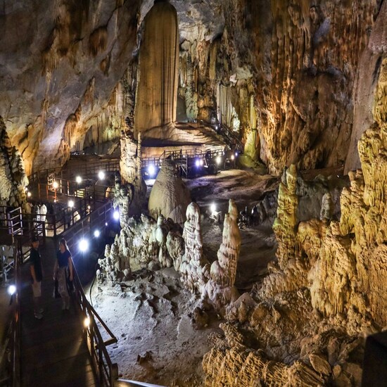 Huế - La Vang - Động Phong Nha & Thiên Đường - KDL Bà Nà - Cầu Vàng -Sơn Trà - Hội An - Đà Nẵng