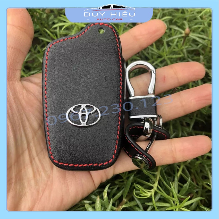 Bao da, ốp móc chìa khóa TOYOTA Corolla Cross cam kết da thật siêu bền, có logo kim loại nổi