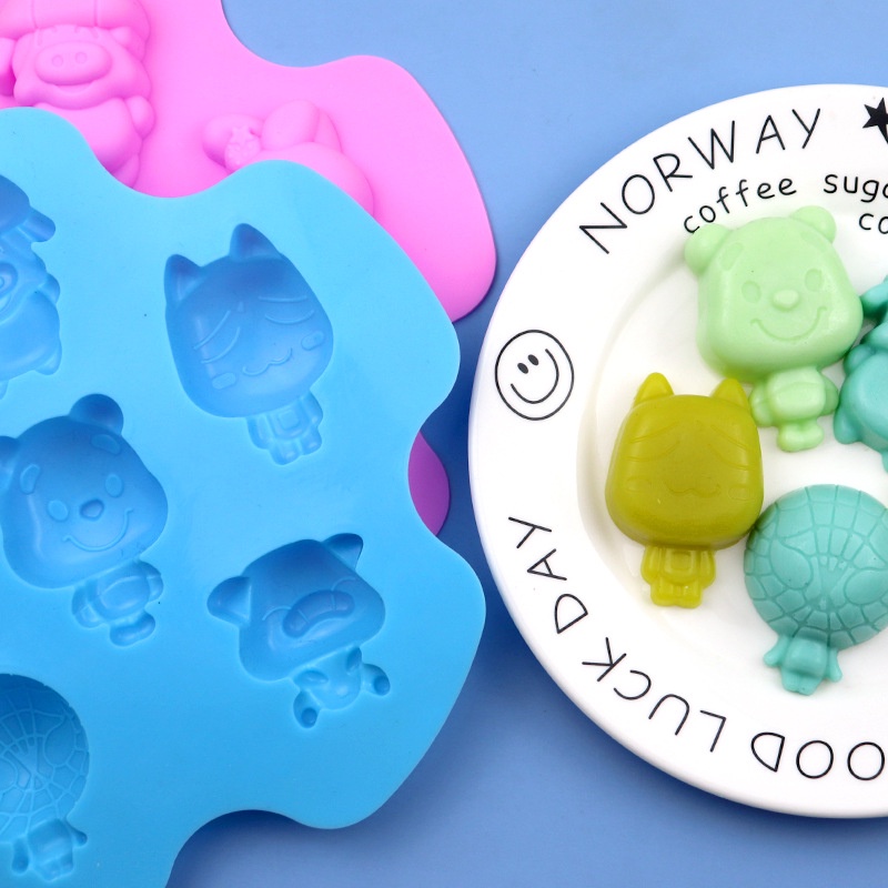 Khuôn silicone 6 Ngăn Làm Nến/Xà Phòng/Bánh Kem Hình Hoạt Hình DIY