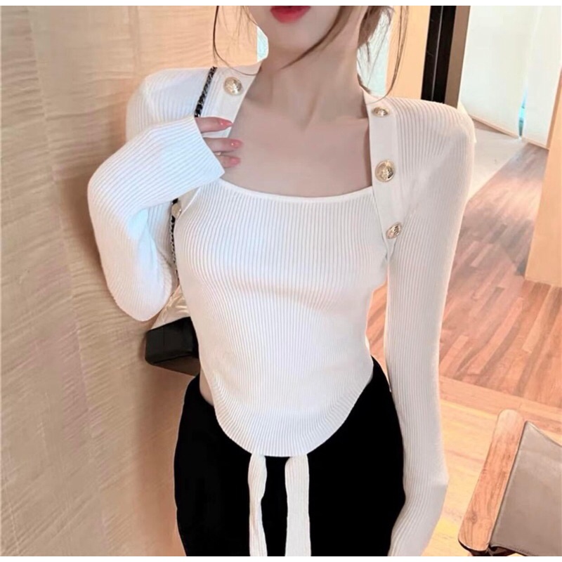 G05.1300. ÁO LEN CỔ VUÔNG GẮN KHUY TAY DÀI