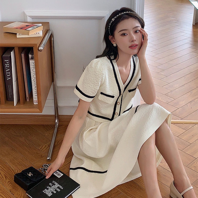 Bộ áo ngắn tay + chân váy trắng thời trang mùa hè 2021 cho nữ