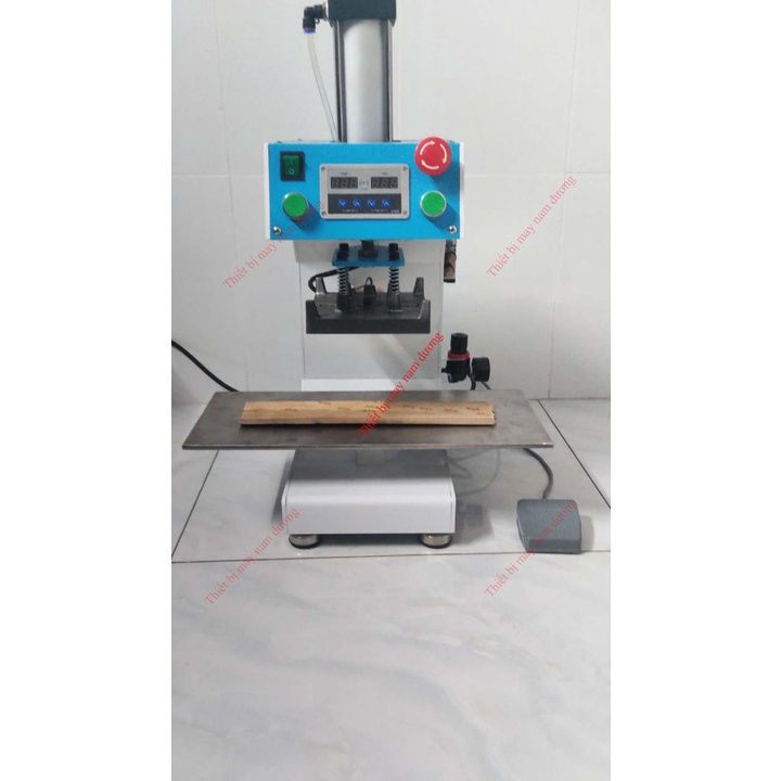 Máy ép nhiệt lên gỗ &gt; máy ép hình lên da &gt; ép hình nhựa ( đã bao gồm bình nén khí )