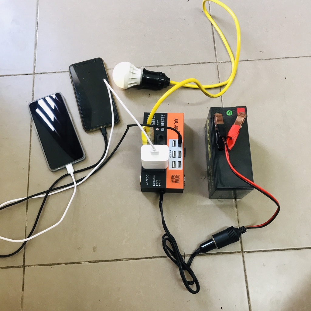 Bộ chuyển đổi điện áp Biến áp Biến tần ô tô DC12V/24V sang 220V