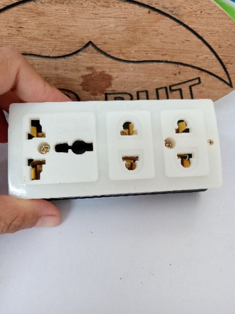 Ổ cắm VINAKIP 1-2-3 ngả đa năng