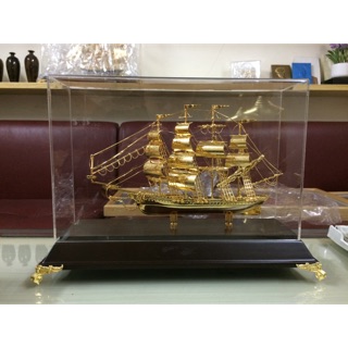 thuyền buồm mạ vàng 24k