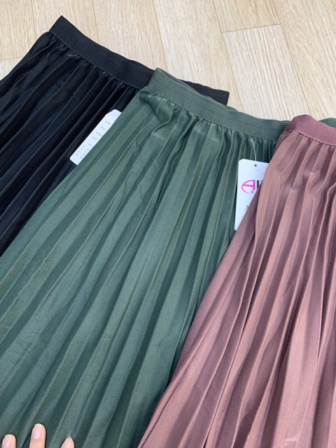 Chân váy nhũ xếp ly dáng dài midi cho nữ