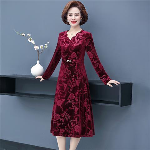 Váy Nhung Đỏ Nữ Đầm Xòe Dài Tay Cổ Chữ v Vải Nhung Co Giãn Cao Cấp Dành Cho Phụ Nữ Trung Niên