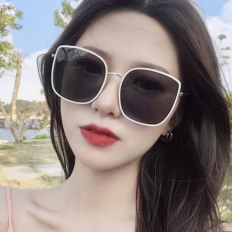 Women's Ins Sunglasses Korean Version of Vibrato Harajuku Retro Ladies Net Celebrity Square Sunglasses