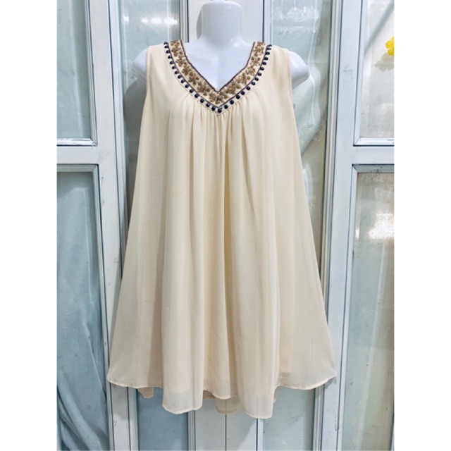 Đầm bầu. Đầm suông xoè không tay