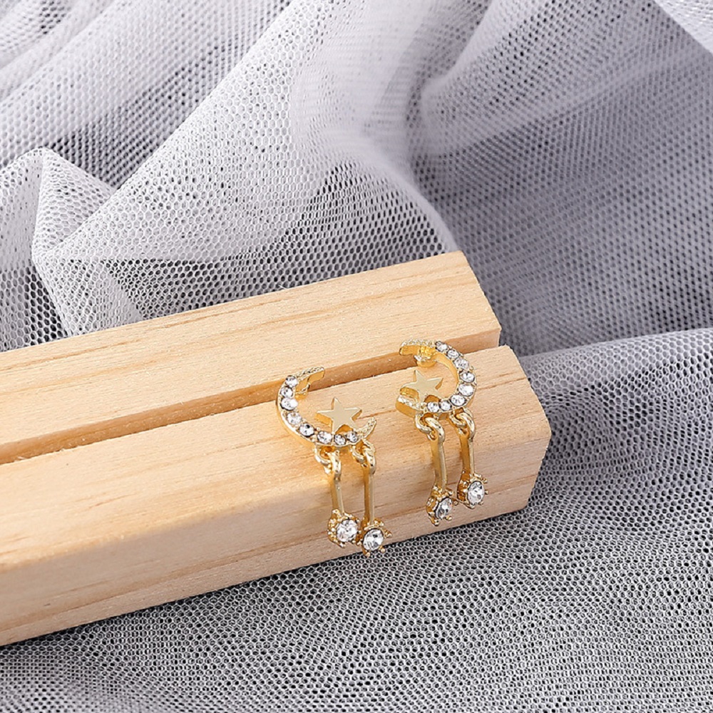 Khuyên Tai S925 Hình Mặt Trăng Màu Vàng Xinh Xắn Thời Trang