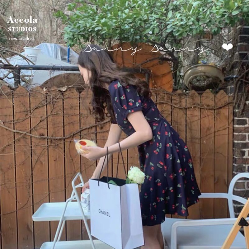 Đầm hoa nhí vintage cổ tim ngắn tay dáng suông Hàn Quốc - Roxie | BigBuy360 - bigbuy360.vn