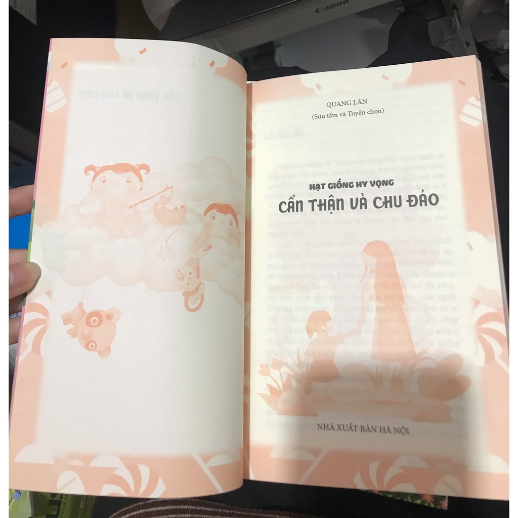 Sách - Cẩn thận và chu đáo