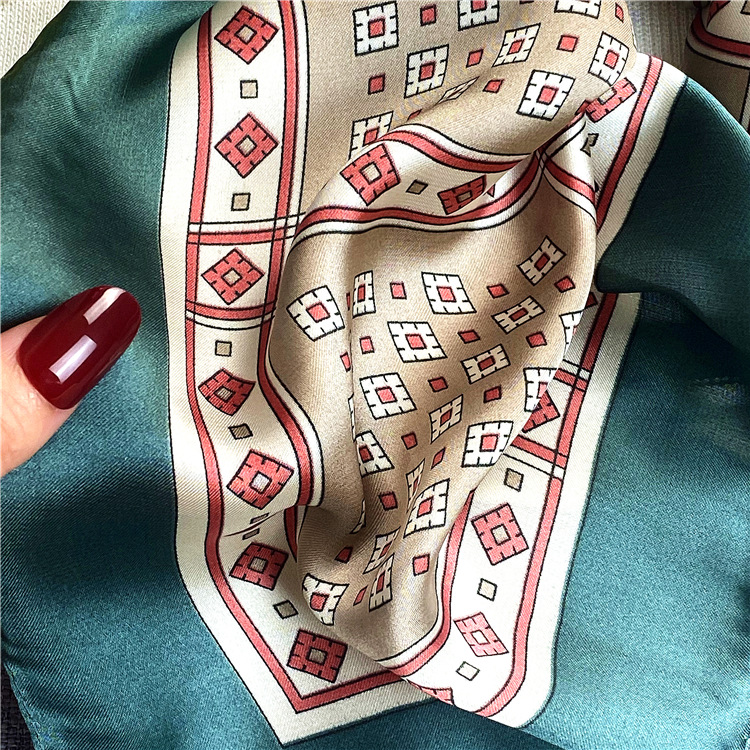 Khăn Choàng Lụa Khổ Vuông 90x90cm In Họa Tiết Thời Trang