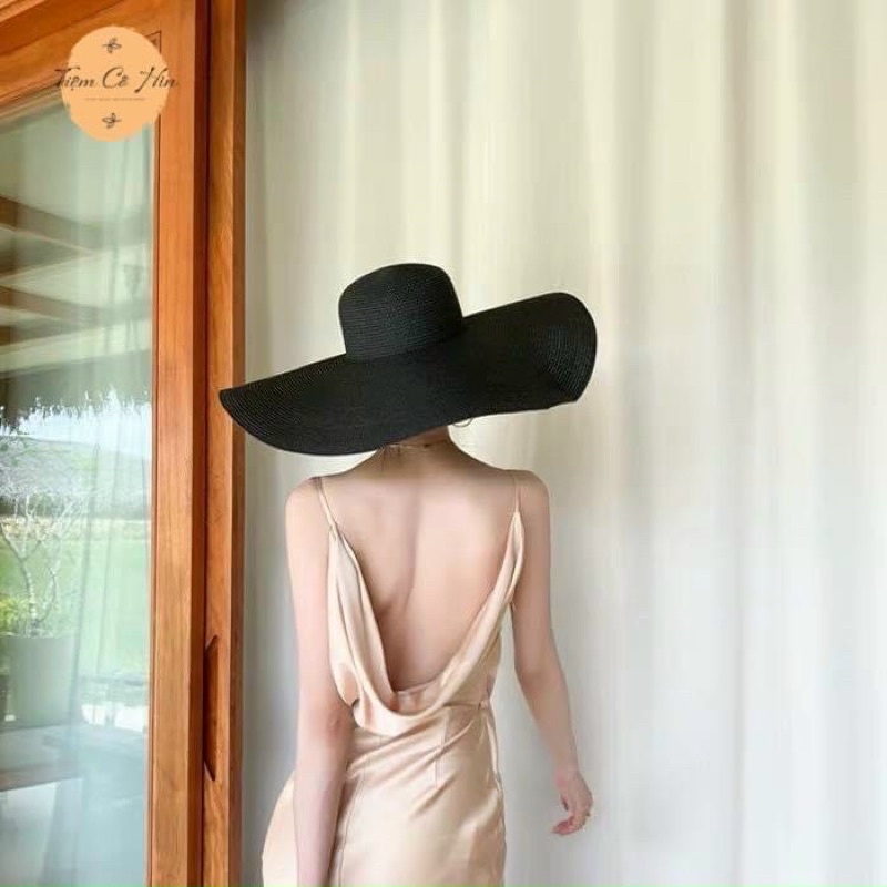 Mũ cói vành rộng màu đen siêu sang chảnh