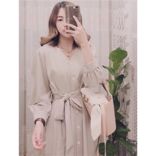 Đầm nút thắt eo