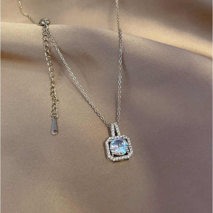 Dây Chuyền Titan Mặt Vuông Đính Kim Cương Nhân Tạo Sang Trọng TT 4173