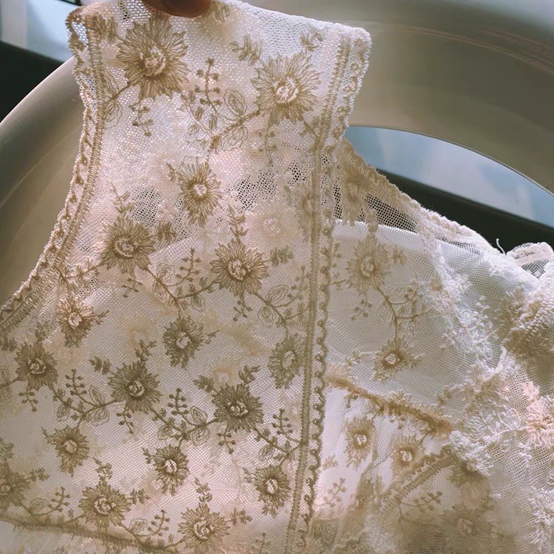 Áo gile ren hoa retro trong suốt Freesize_hàng thiết kế nội địa